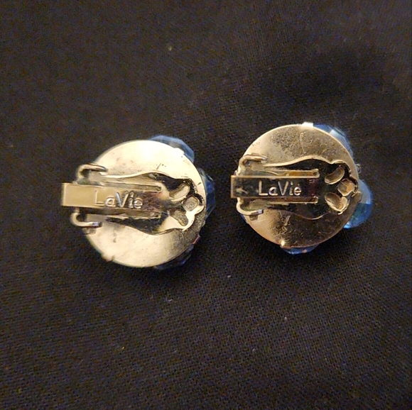 🔥 FINAL PRICE DROP🔥 VTG LAVIE DESIGNER BLUE AURORA BOREALIS CLIP ON EARRINGS - Picture 6 of 7